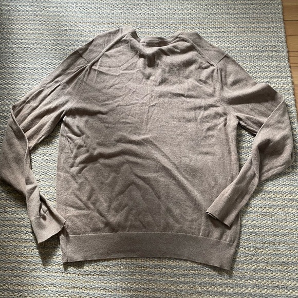 Men’s Express Beige Pullover Sweater - Picture 4 of 4